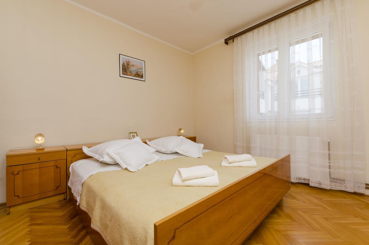 Apartment Antonija Primošten Екстериор снимка