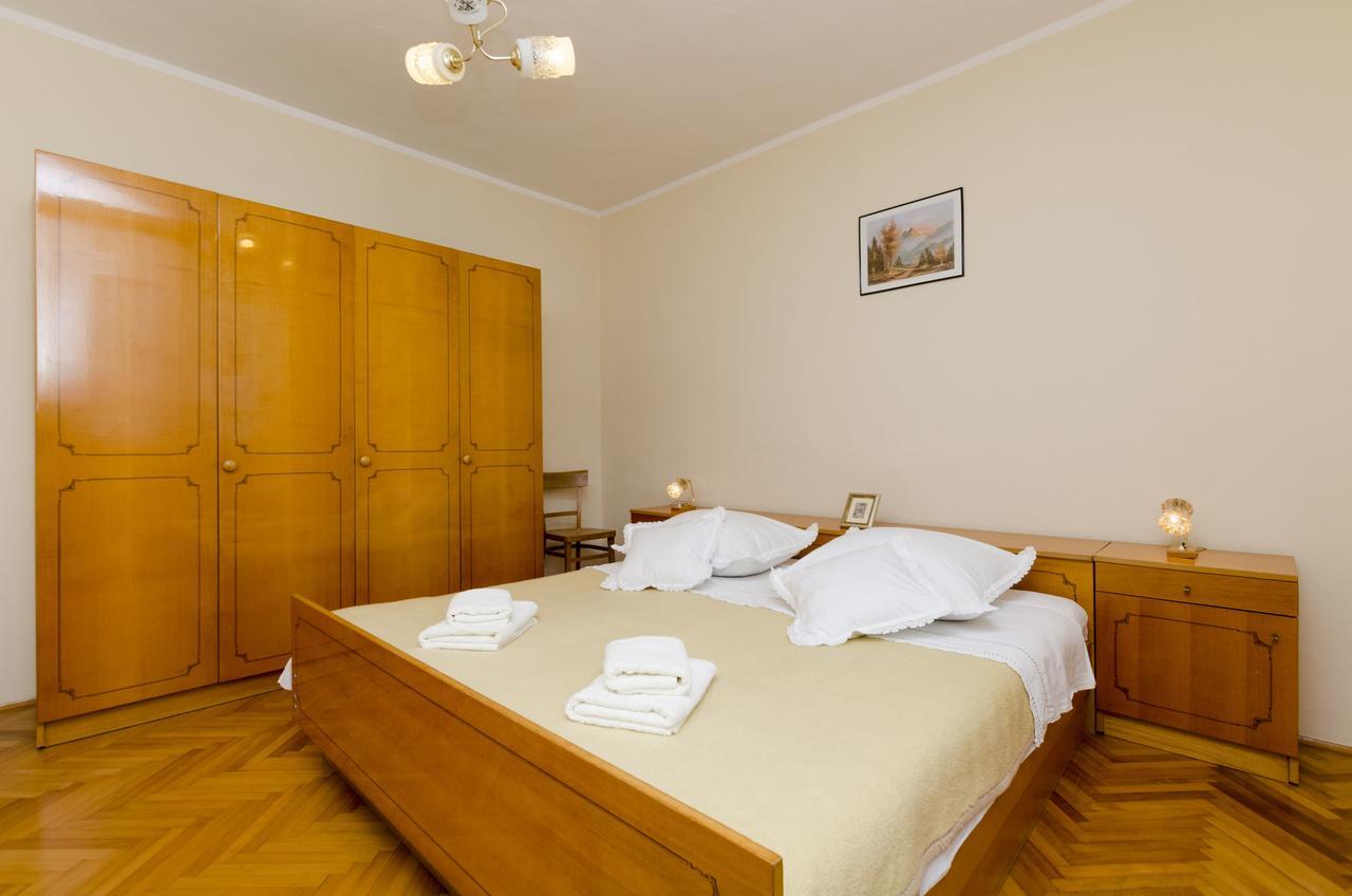 Apartment Antonija Primošten Екстериор снимка