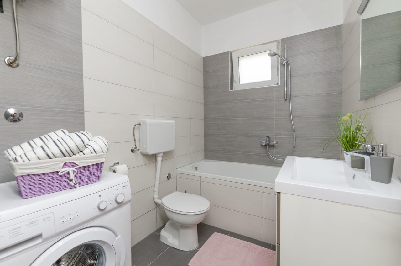Apartment Antonija Primošten Екстериор снимка