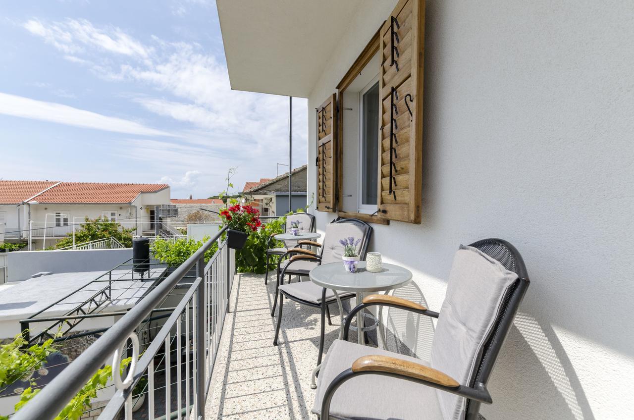Apartment Antonija Primošten Екстериор снимка
