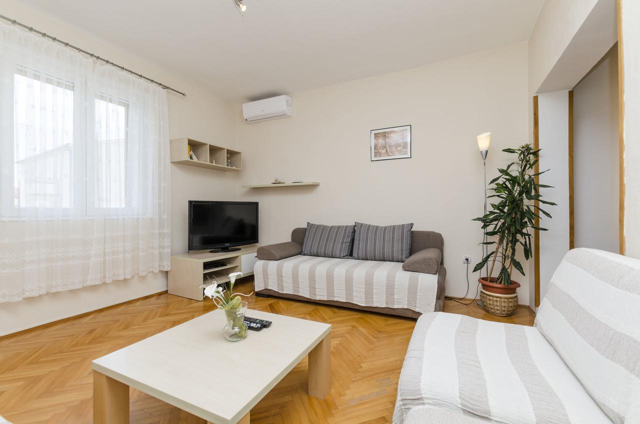 Apartment Antonija Primošten Екстериор снимка