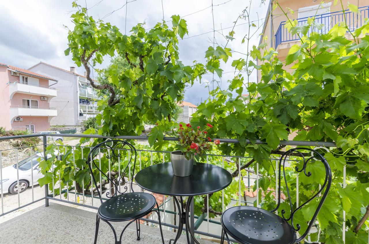 Apartment Antonija Primošten Екстериор снимка