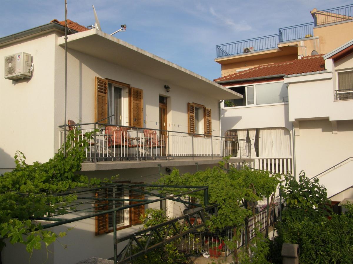 Apartment Antonija Primošten Екстериор снимка